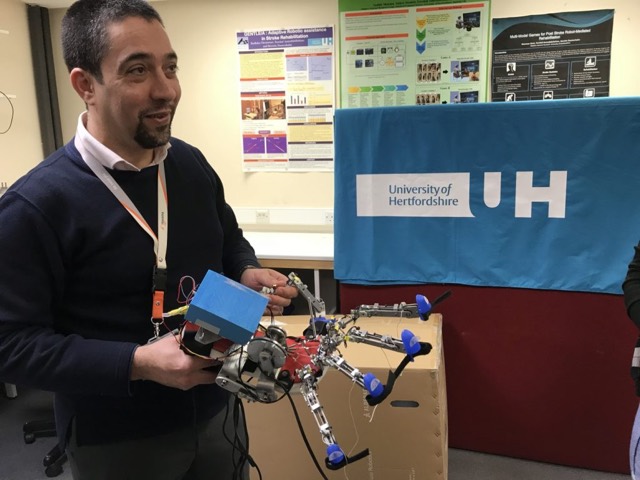 Staff training on the social robot Kaspar (LTT2) — photo 4